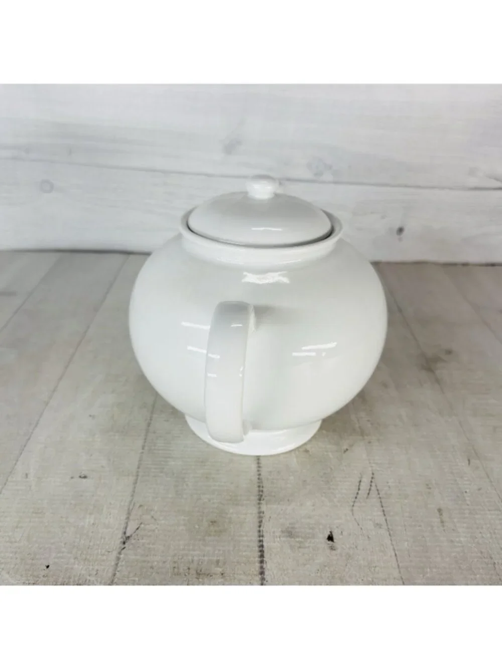 Pottery Barn THE GREAT WHITE COLLECTION Solid 7 Cups Stoneware Lidded Teapot